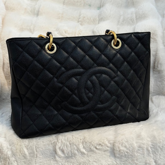Chanel GST in black caviar leather - Picture 4 of 15